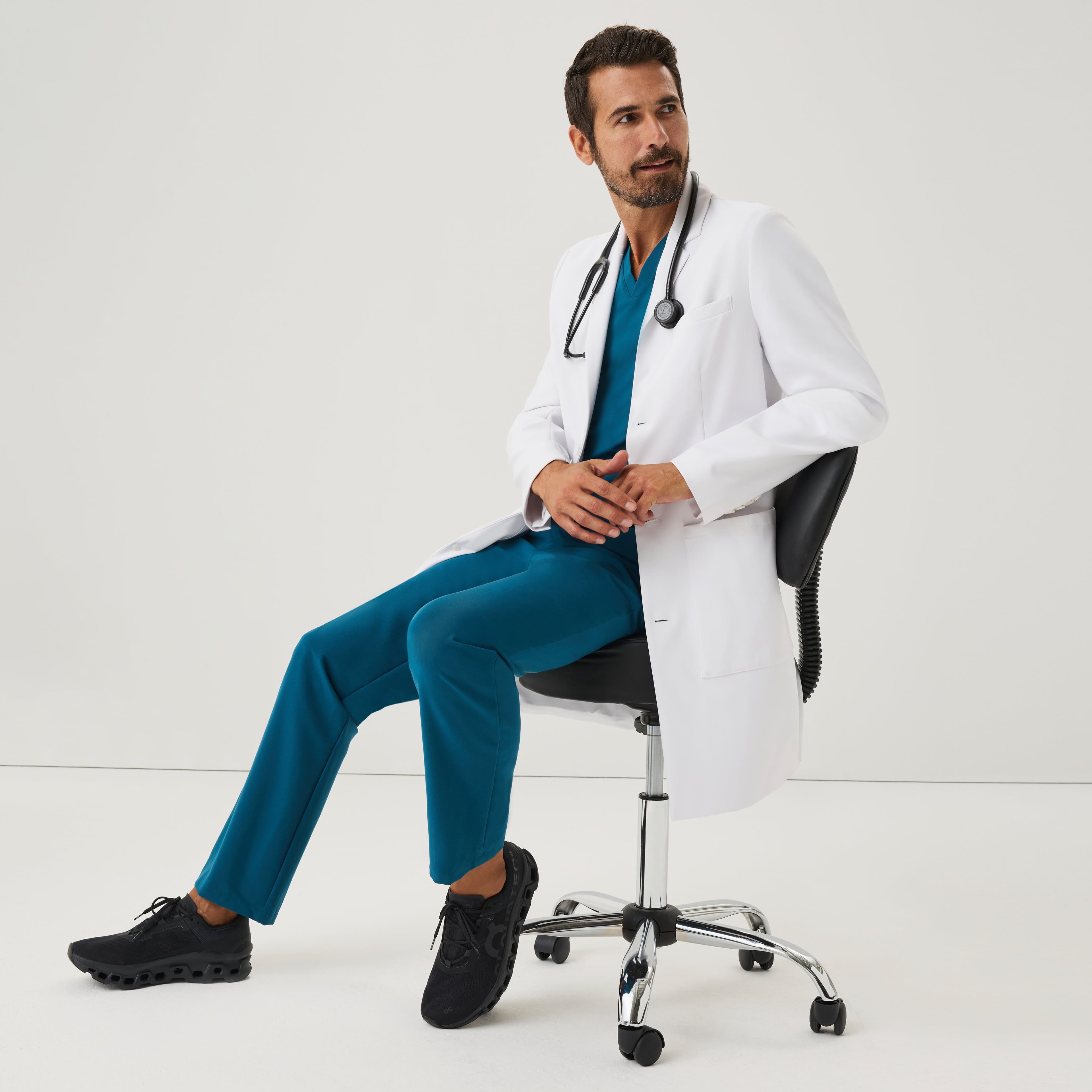 Apex 39" White Coat